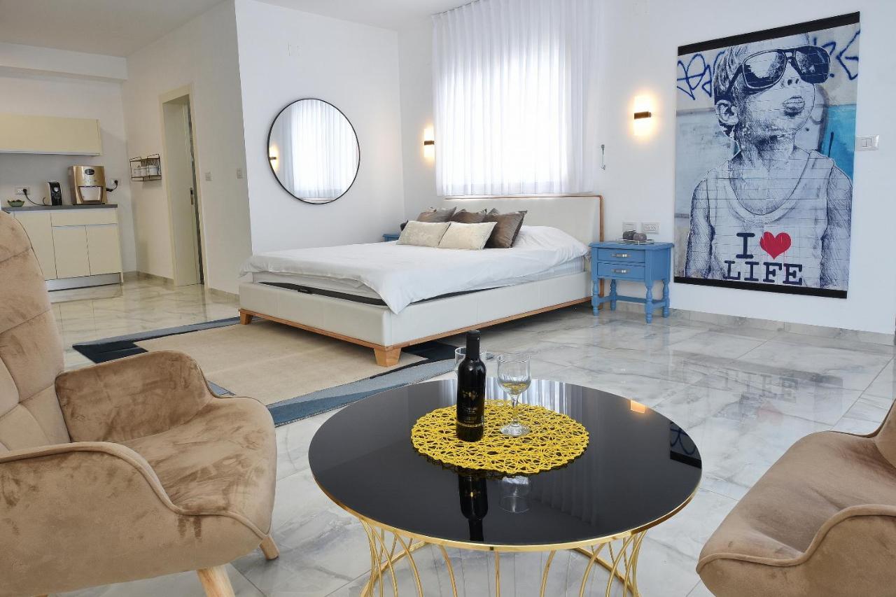 הסויטות של פולי Apartment Manot Ngoại thất bức ảnh
