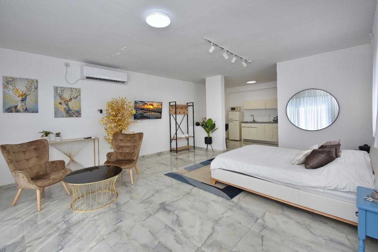 הסויטות של פולי Apartment Manot Ngoại thất bức ảnh