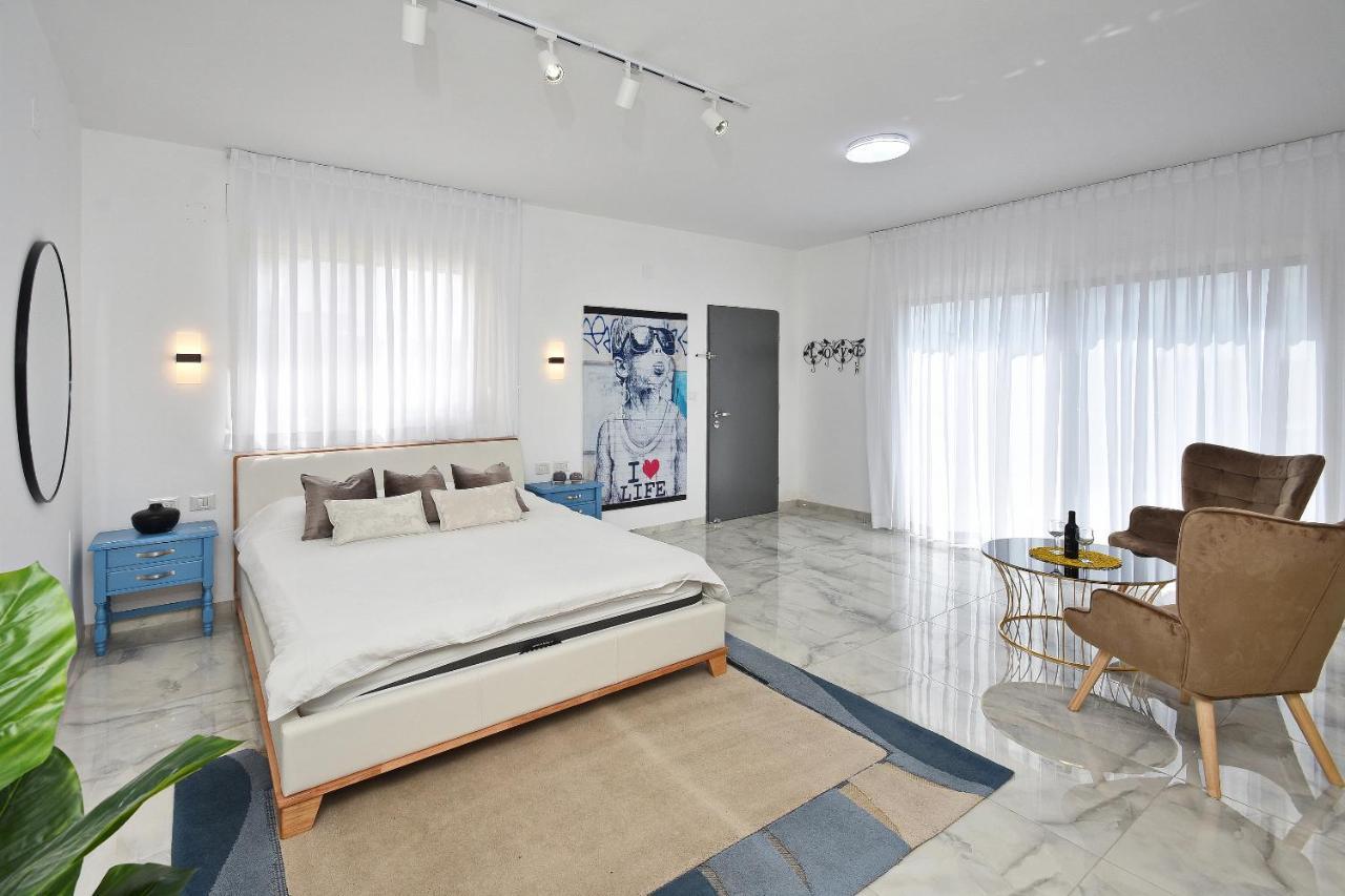 הסויטות של פולי Apartment Manot Ngoại thất bức ảnh
