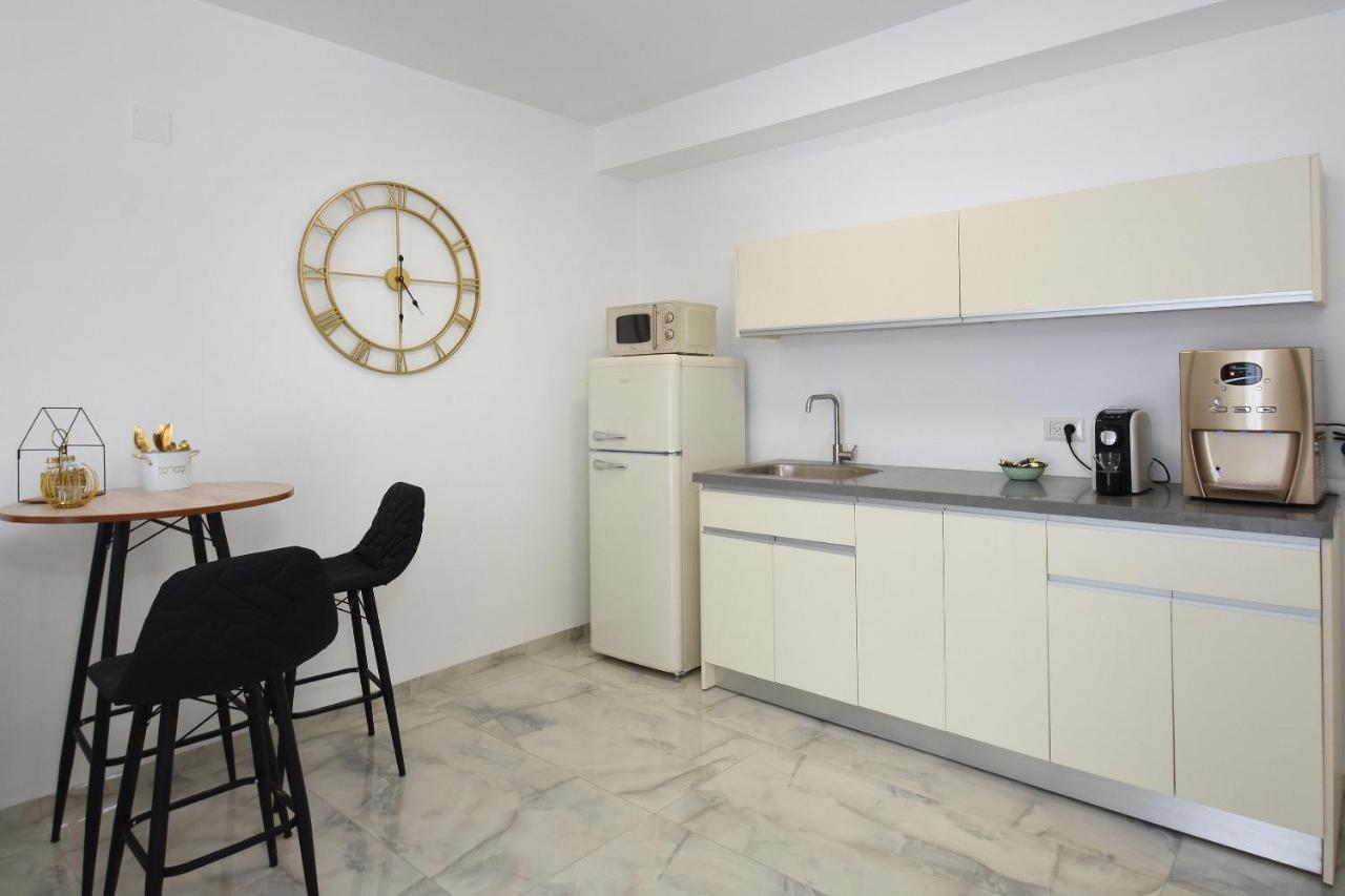 הסויטות של פולי Apartment Manot Ngoại thất bức ảnh